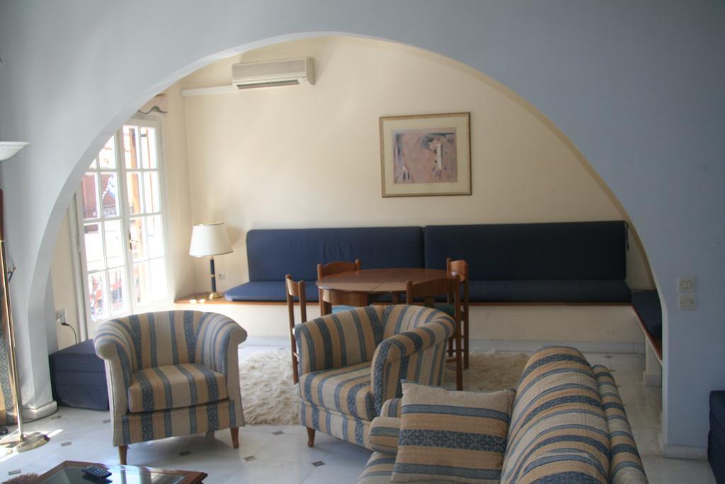 Villa C & C Делфи Екстериор снимка