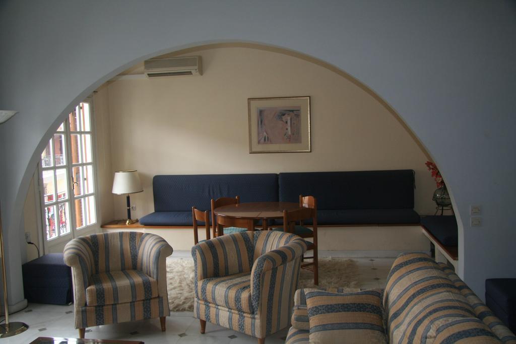 Villa C & C Делфи Екстериор снимка