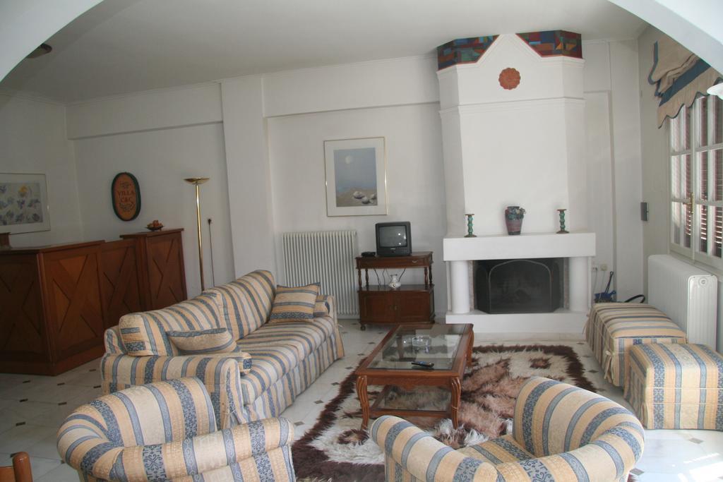 Villa C & C Делфи Екстериор снимка